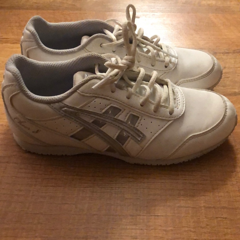 ASICS Girls Cheer Sneakers White and Silver Size 1
